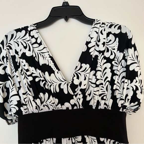 Maggy London Petites V Front Dress - Picture 9 of 11